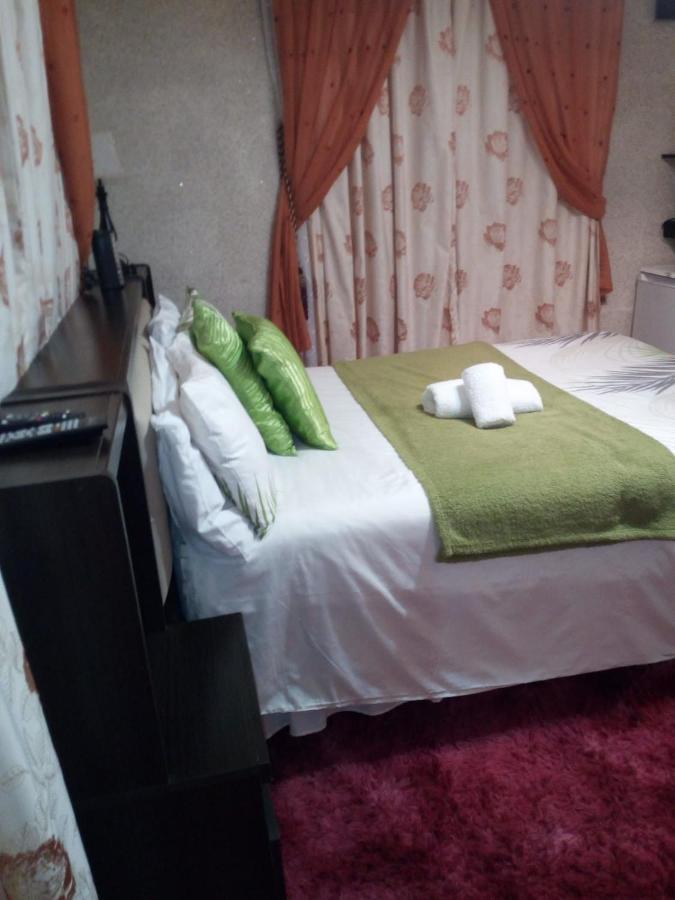 Hemmingways Bed & Breakfast King William's Town Ngoại thất bức ảnh